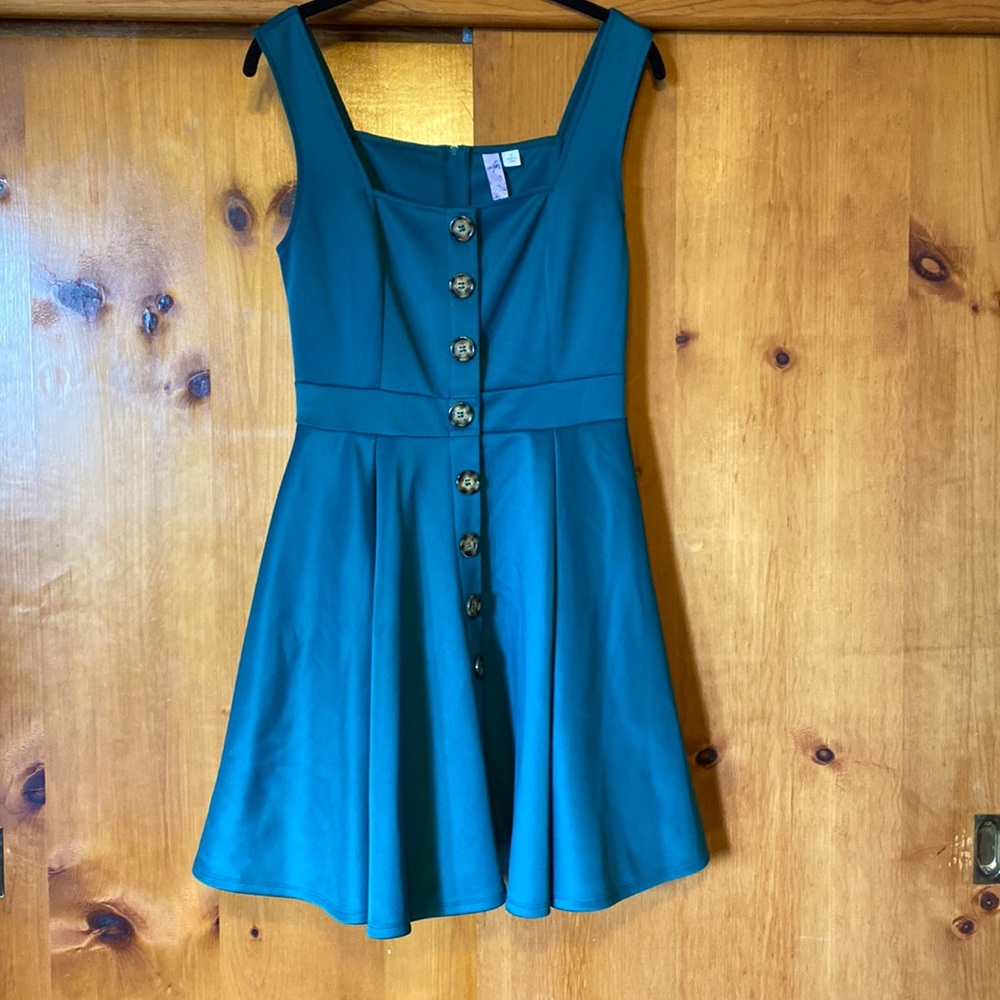 Retro style buttoned dress